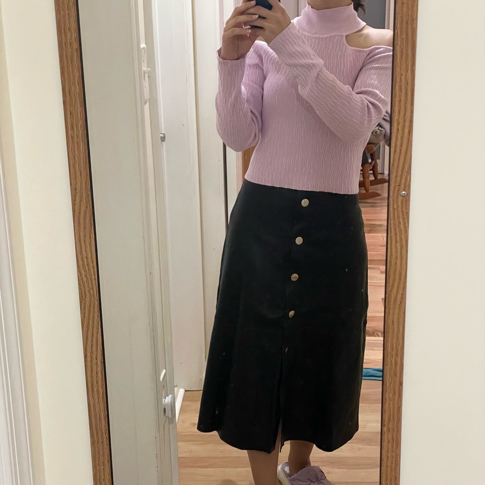 Elegant Zara Black Faux Leather Skirt 
Bershka Light Mauve Top - Size Medium